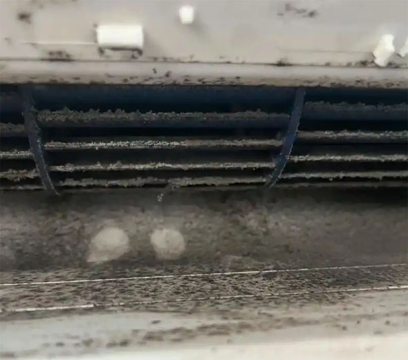 齐齐哈尔空调吹的风有股烧焦味是怎么回事